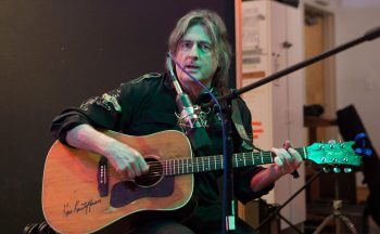 Live Music: Kenn Kweder